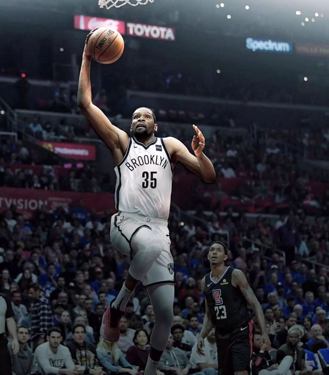 凭借精准而 凭借精准而